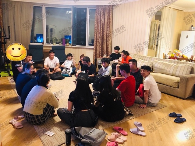直接入系的同学们境外开会