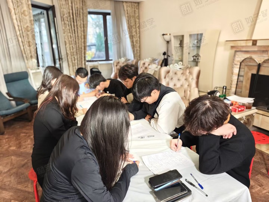 督促俄罗斯留学同学们的学习