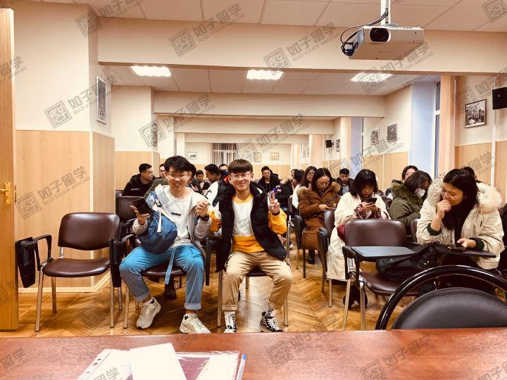 俄罗斯留学-莫斯科国立大学入学场景